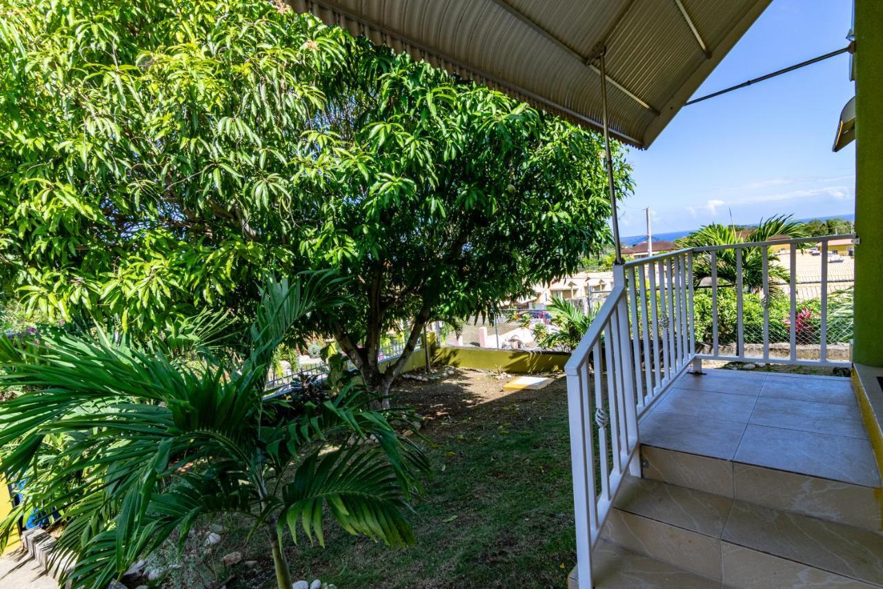 Ocho Rios Emerald 2 Bed 10 Mins Ocho Rios 24Hrs Hot Water Wi Fi Kültér fotó