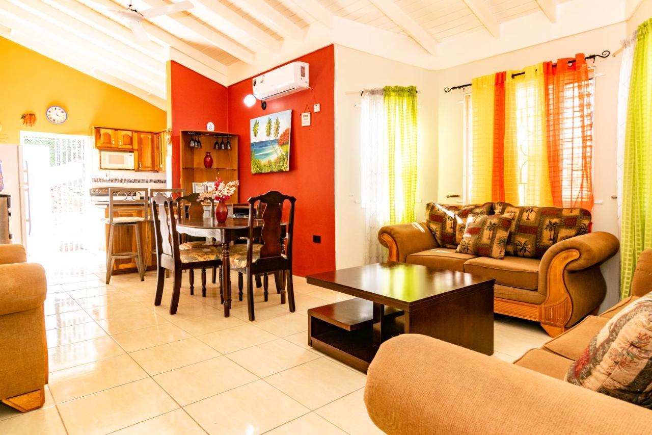 Ocho Rios Emerald 2 Bed 10 Mins Ocho Rios 24Hrs Hot Water Wi Fi Kültér fotó